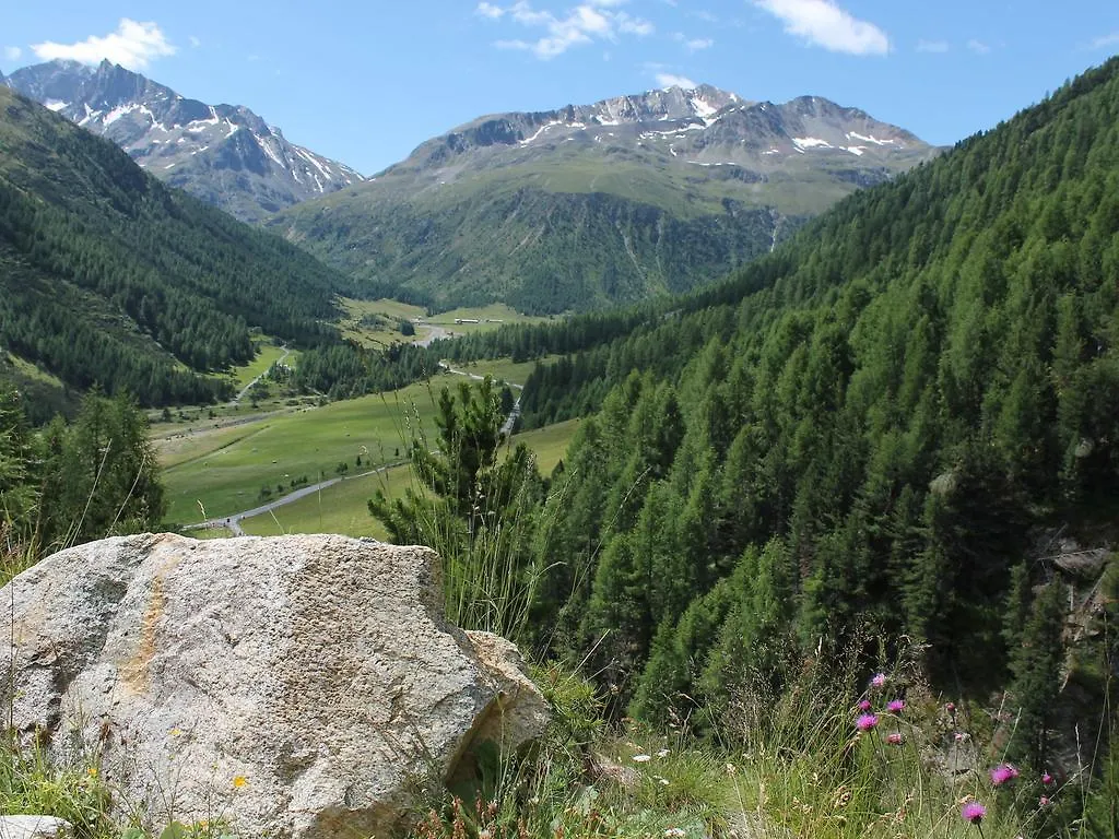 Tranquil Holiday Home In Livigno Italy Near Ski Area Ιταλία